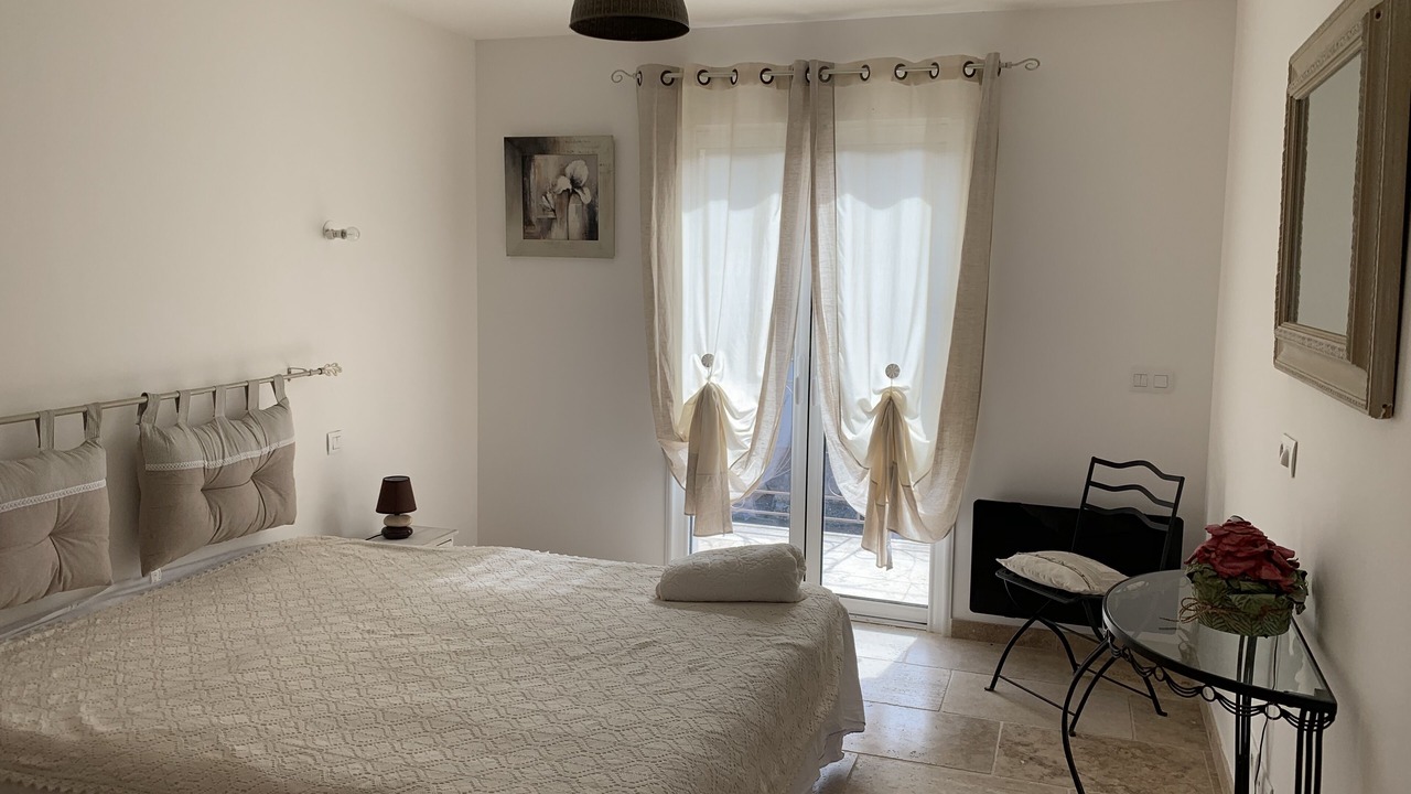 Photo of Bedroom in Castelnau-de-Guers