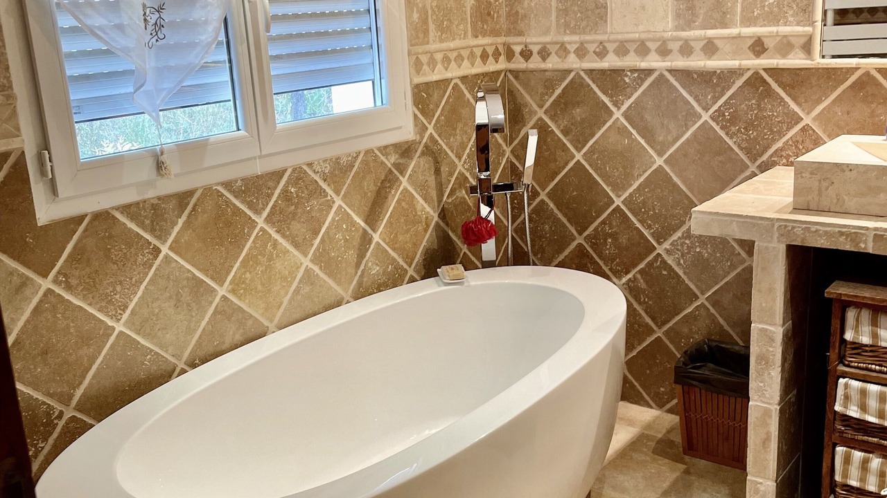 Photo of Bathroom in Castelnau-de-Guers
