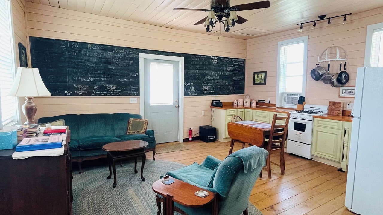 Photo of Livingroom in Huntsville