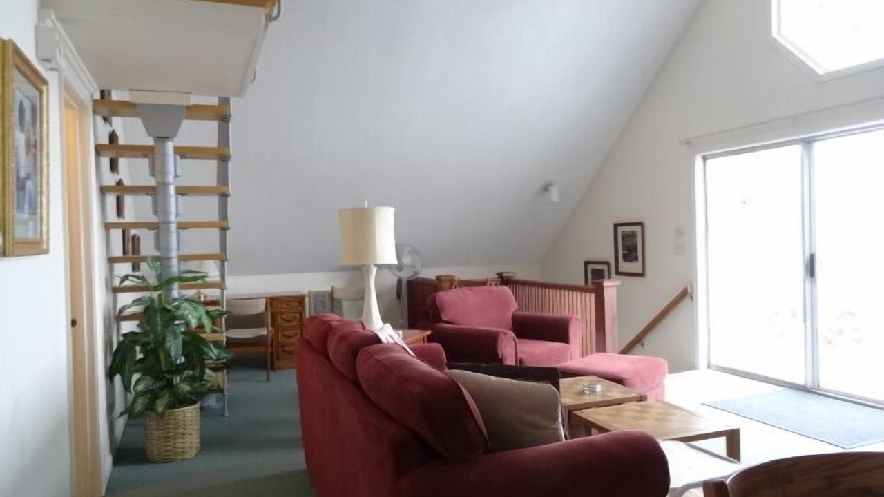 Photo of Livingroom in York Harbor