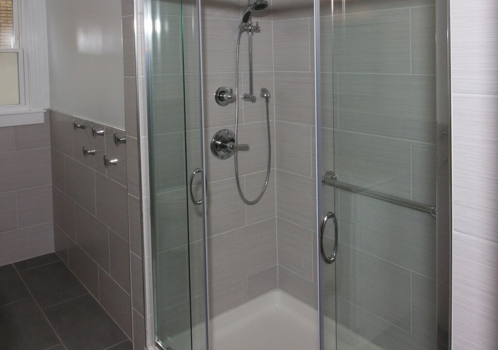 Photo of Bathroom in Downtown Niagara Falls
