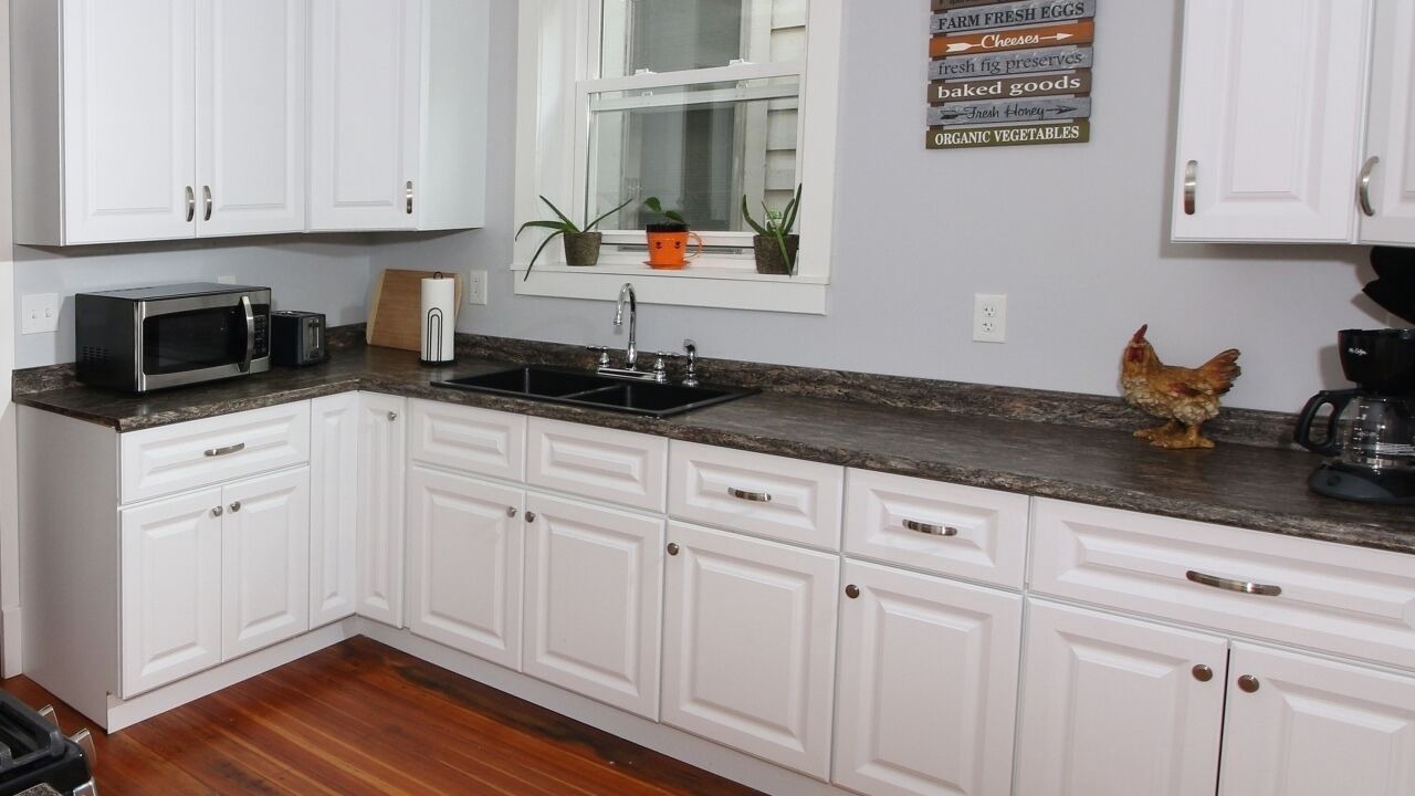 Photo of Kitchen in Downtown Niagara Falls