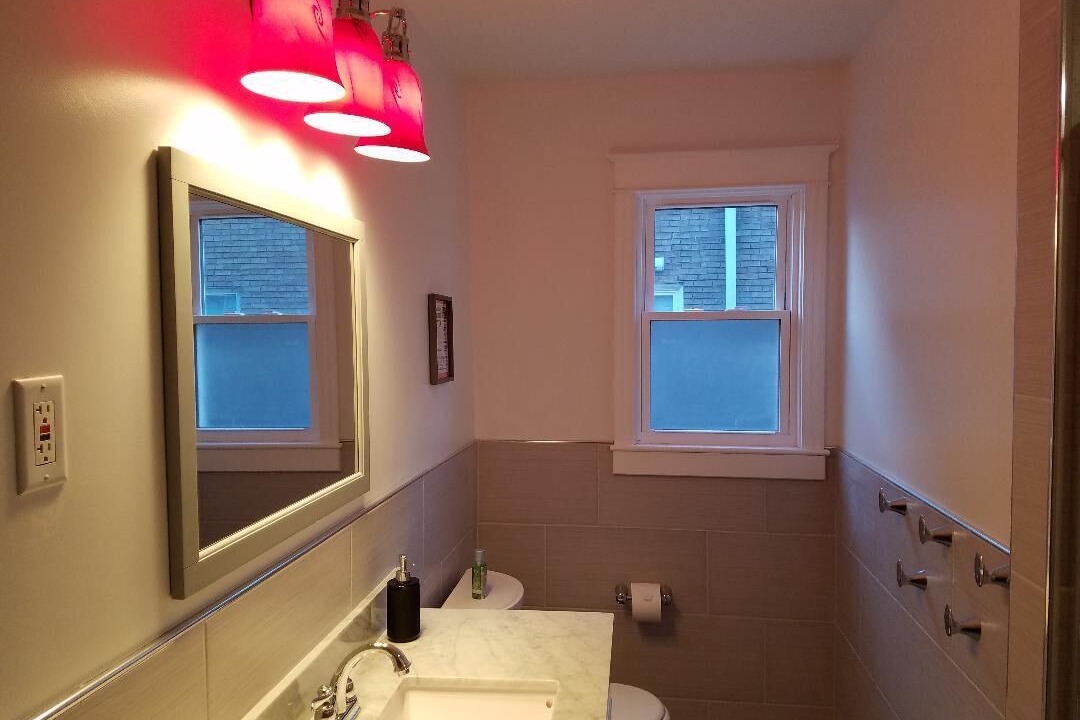 Photo of Bathroom in Downtown Niagara Falls