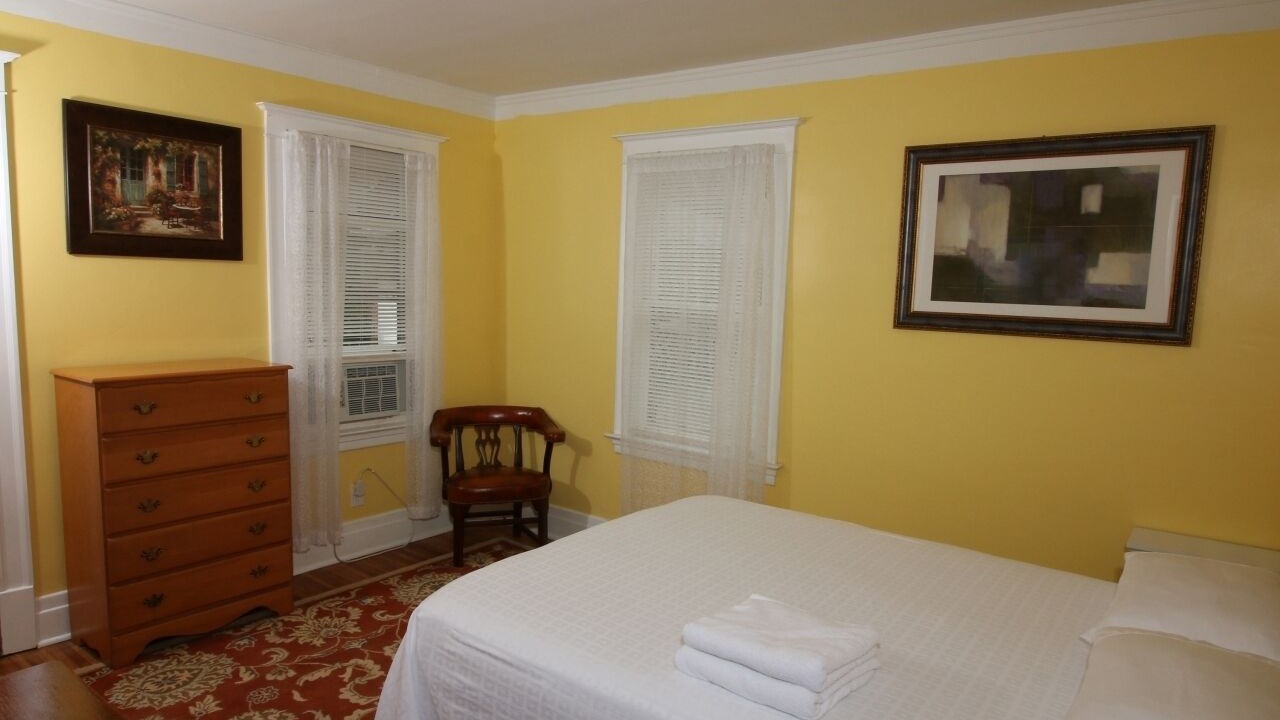 Photo of Bedroom in Downtown Niagara Falls
