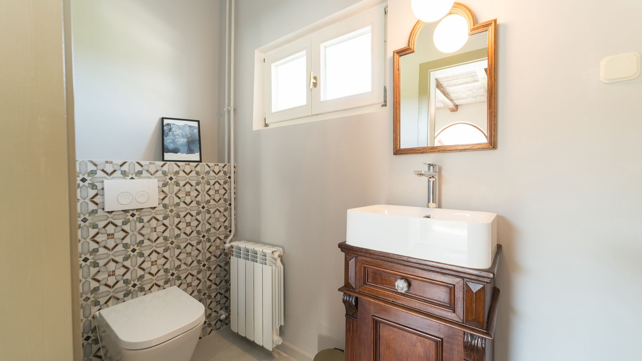 Photo of Bathroom in Flengi