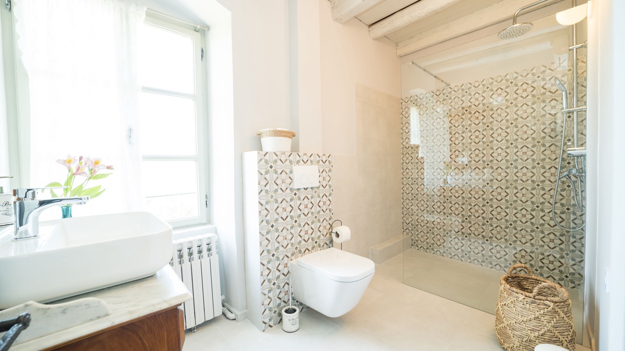 Photo of Bathroom in Flengi