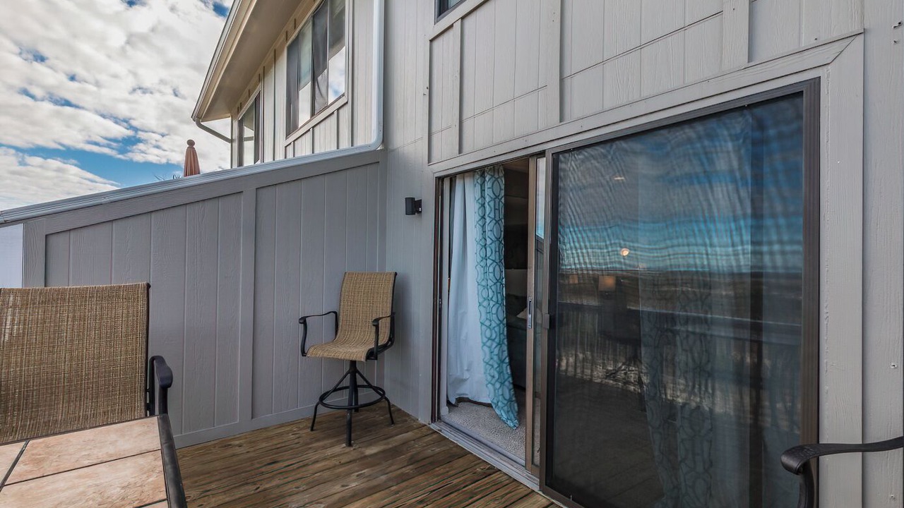 Photo of Patio Balcony in Beachwalk