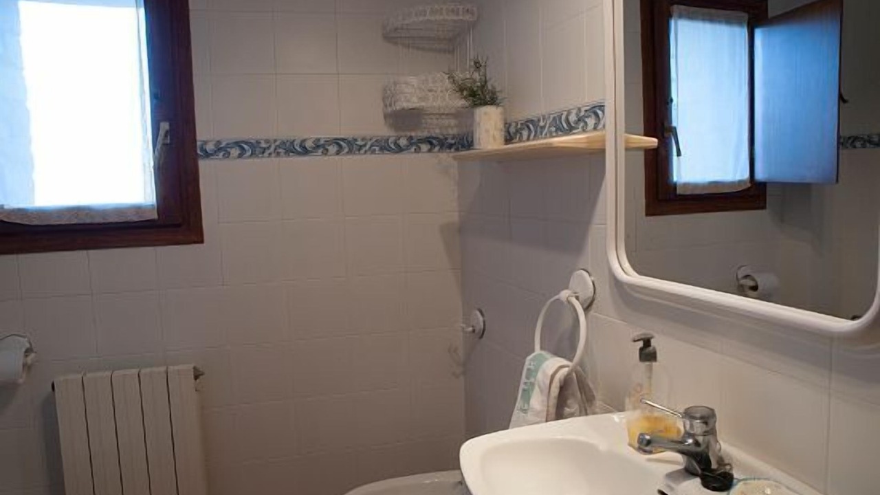 Photo of Bathroom in Ainsa-Sobrarbe