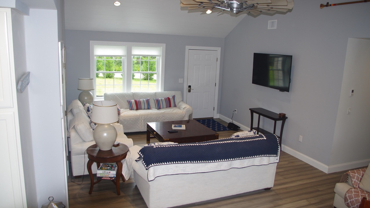 Photo of Others in Tom Nevers