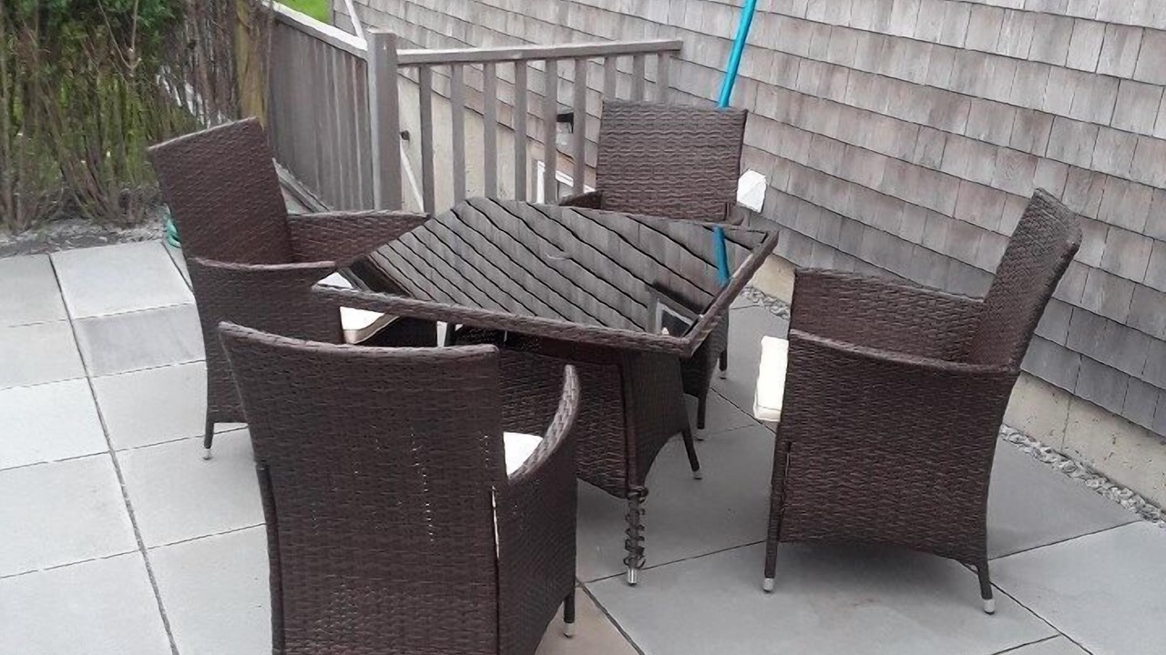 Photo of Others in Tom Nevers