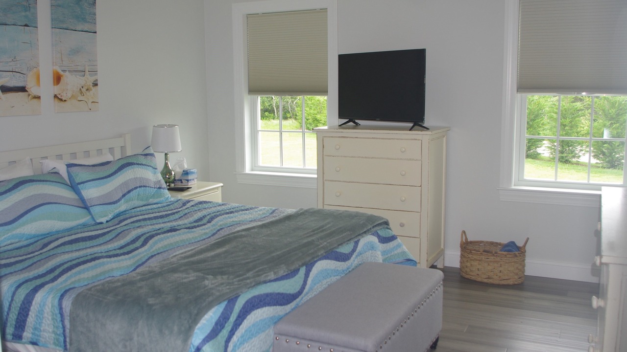 Photo of Others in Tom Nevers