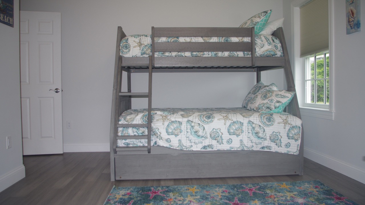 Photo of Others in Tom Nevers