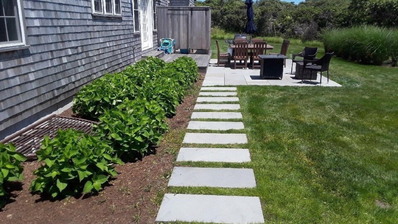 Photo of Others in Tom Nevers