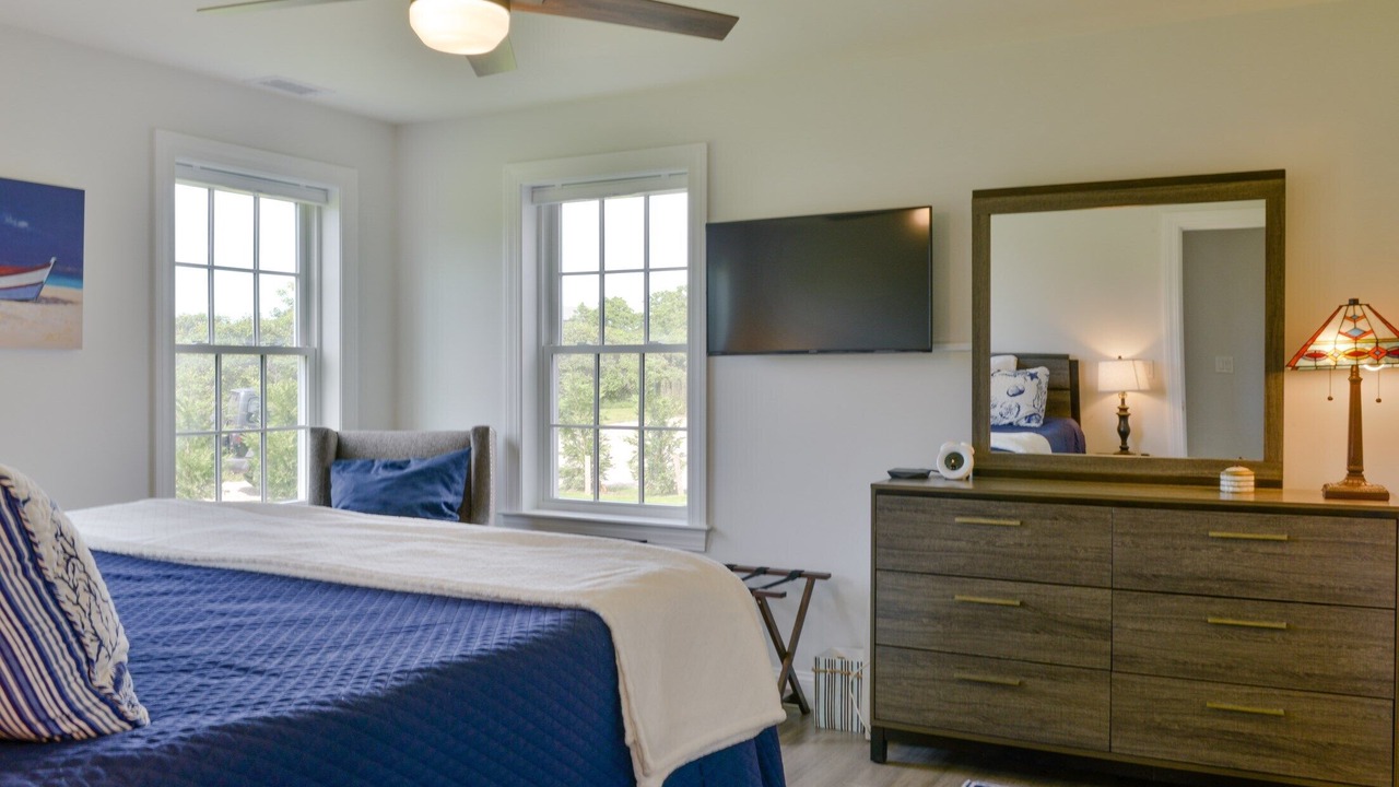 Photo of Others in Tom Nevers