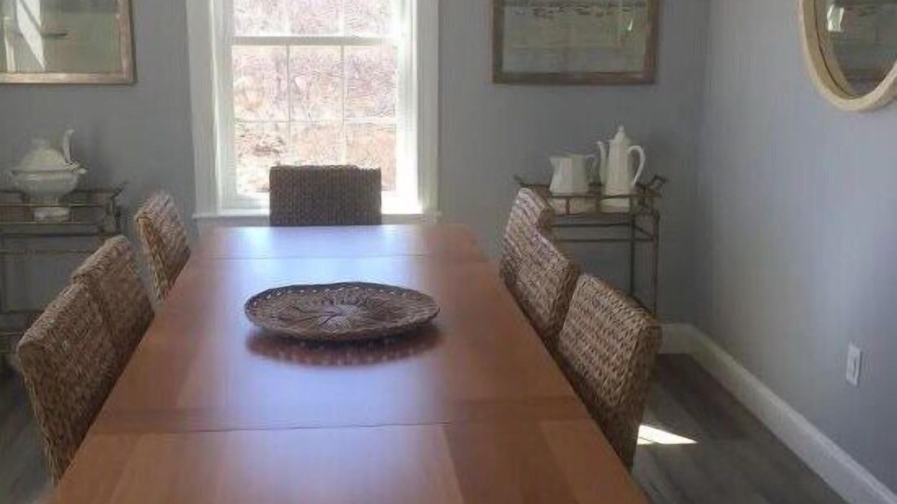 Photo of Others in Tom Nevers