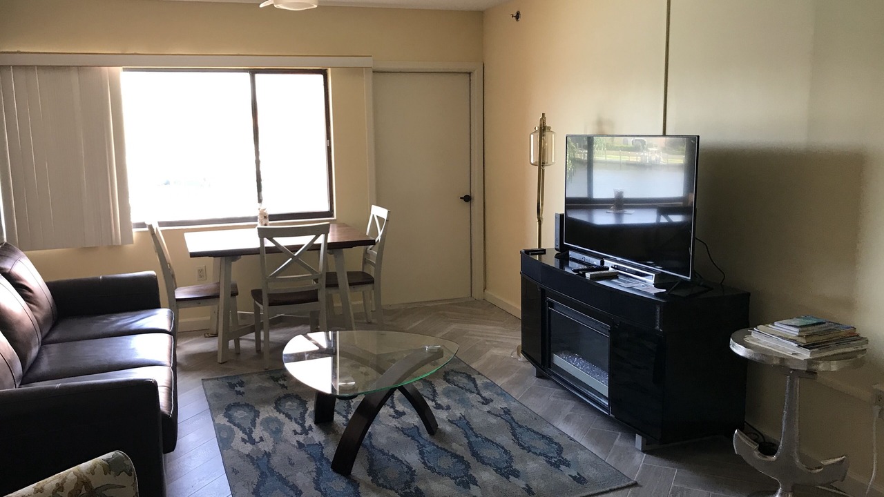 Photo of Livingroom in Burnt Store