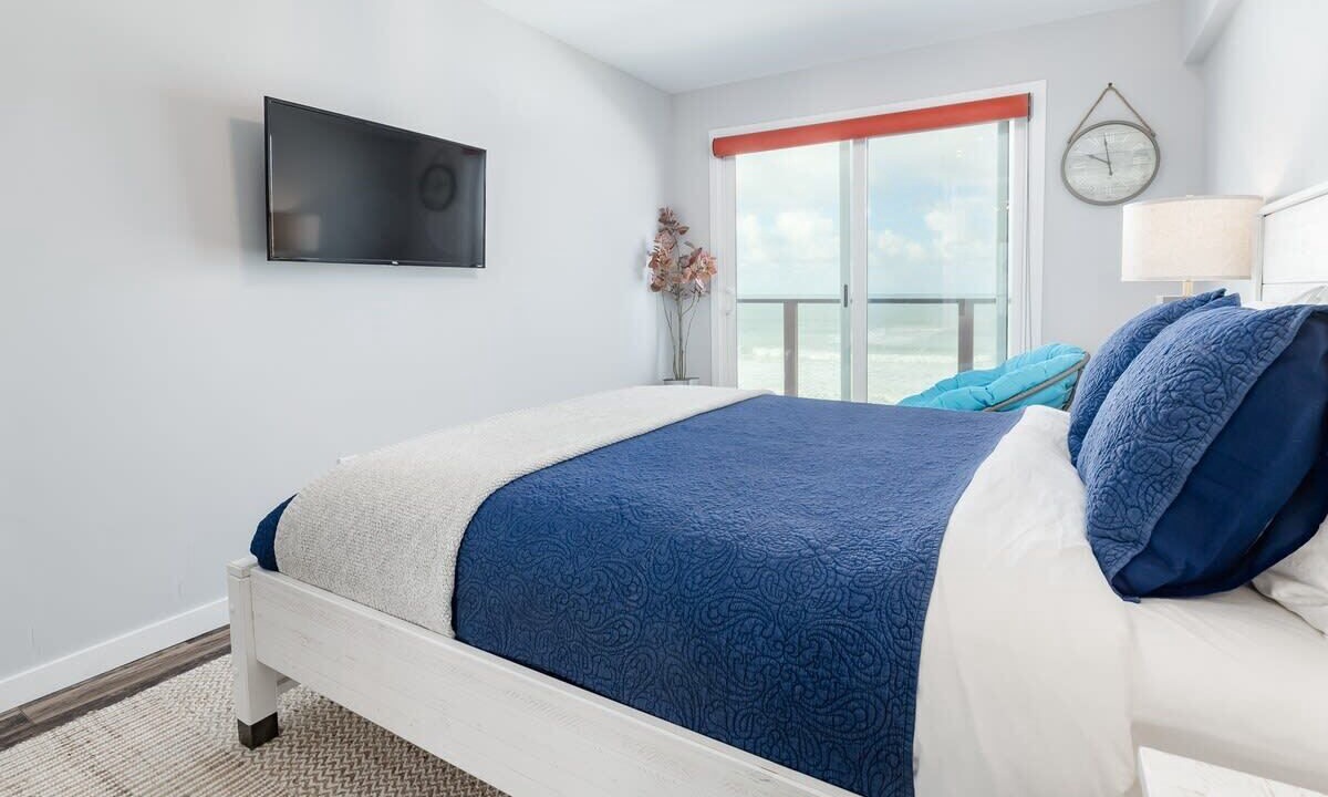 Photo of Bedroom in La Selva Beach