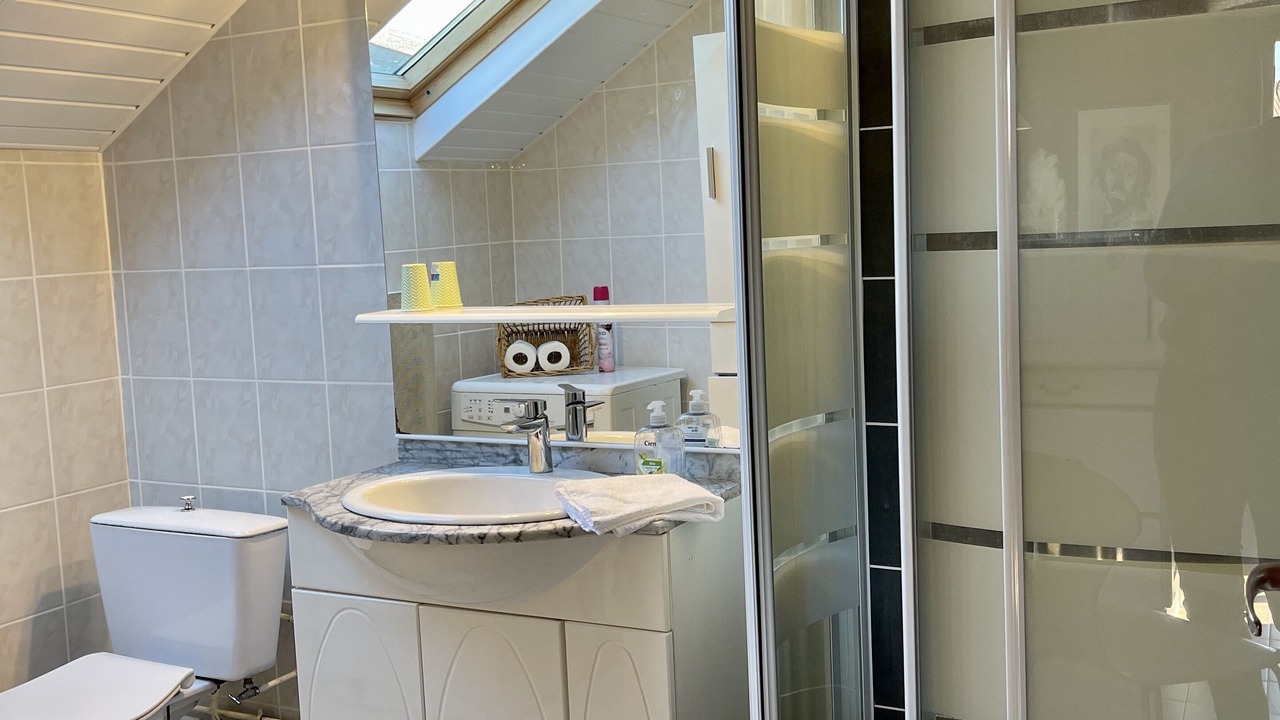 Photo of Bathroom in Escalles