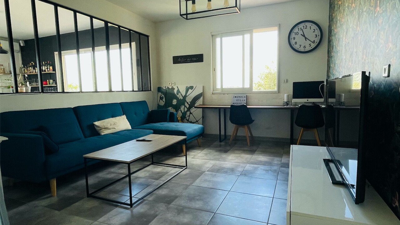 Photo of Livingroom in Les Borels