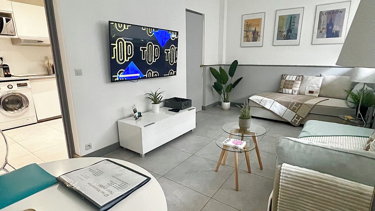 Photo of Livingroom in Saint-Lambert