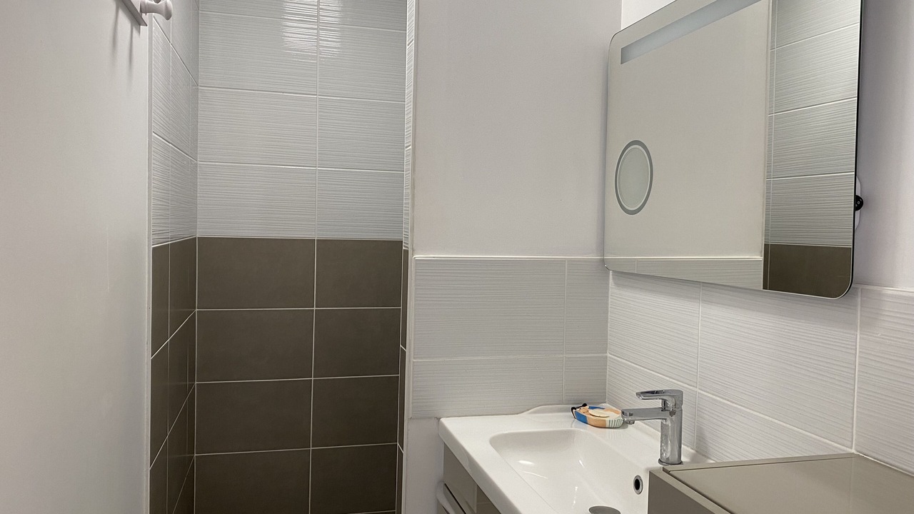Photo of Bathroom in Pornichet