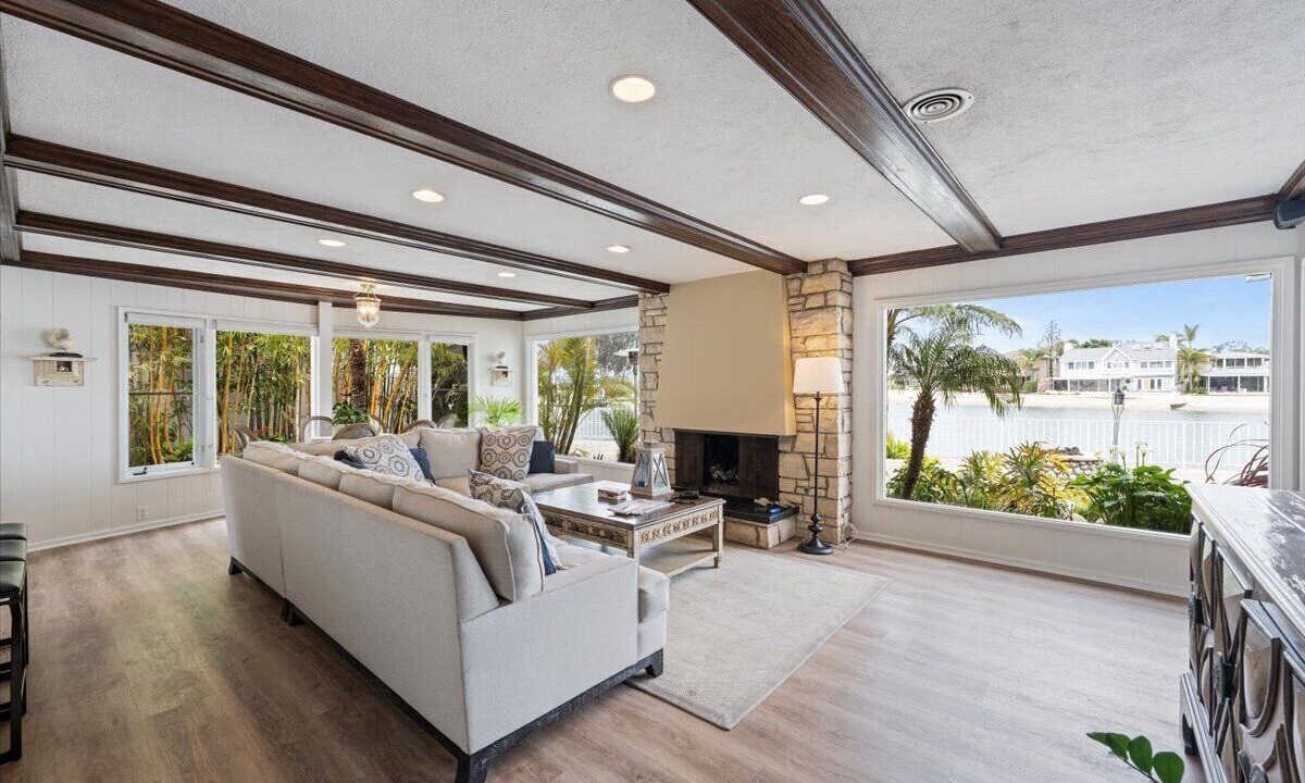 Photo of Livingroom in Balboa Island