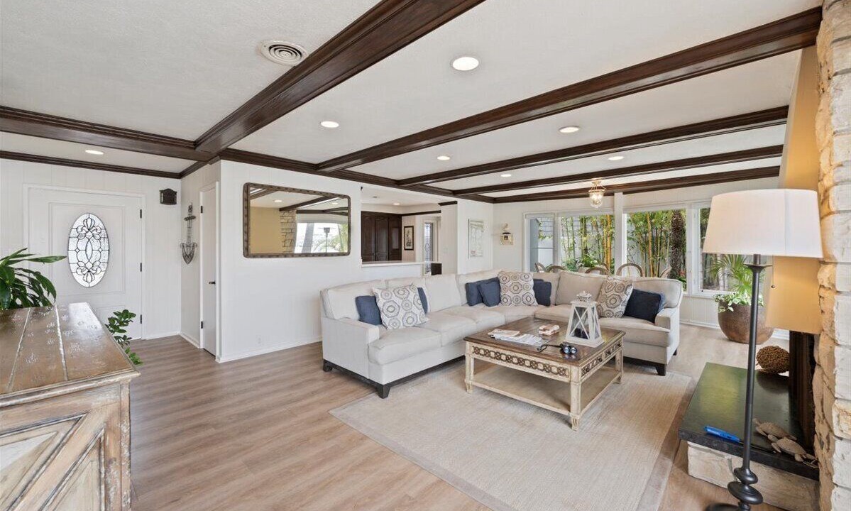 Photo of Livingroom in Balboa Island