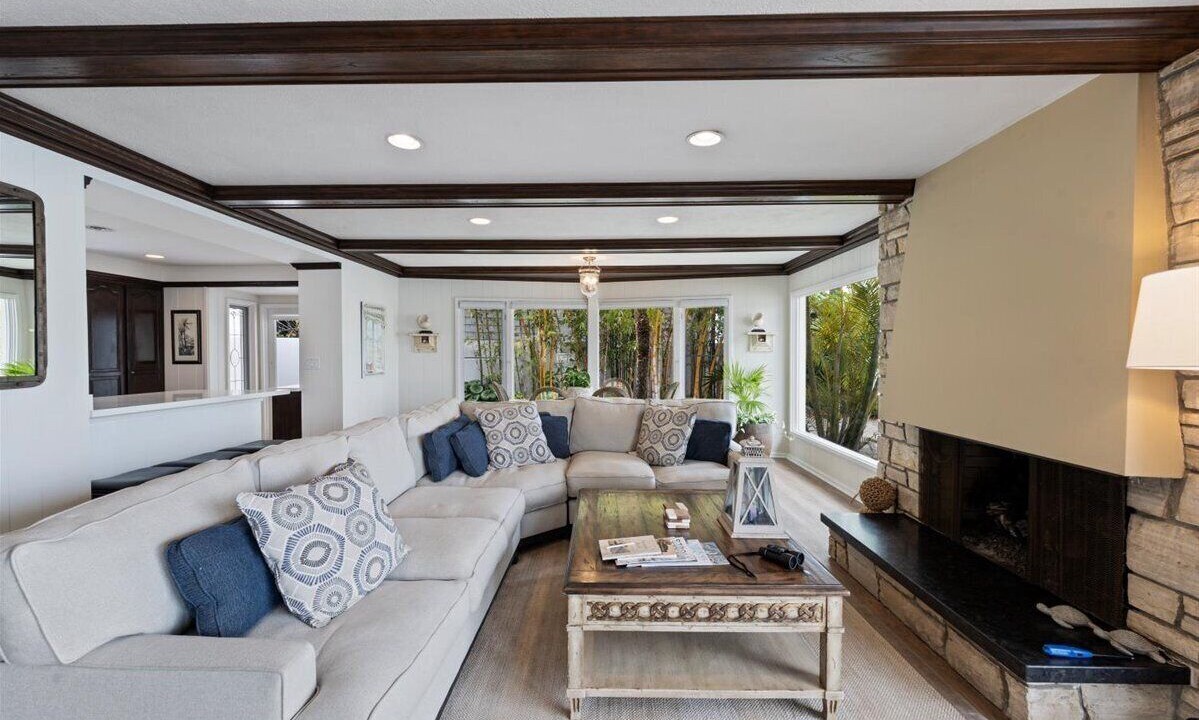 Photo of Livingroom in Balboa Island