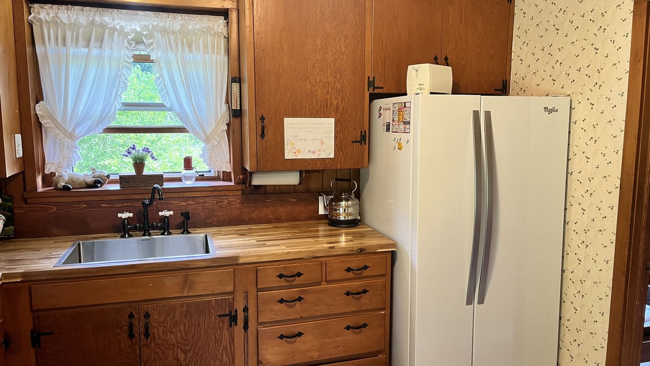 Photo of Kitchen in Iowa Falls