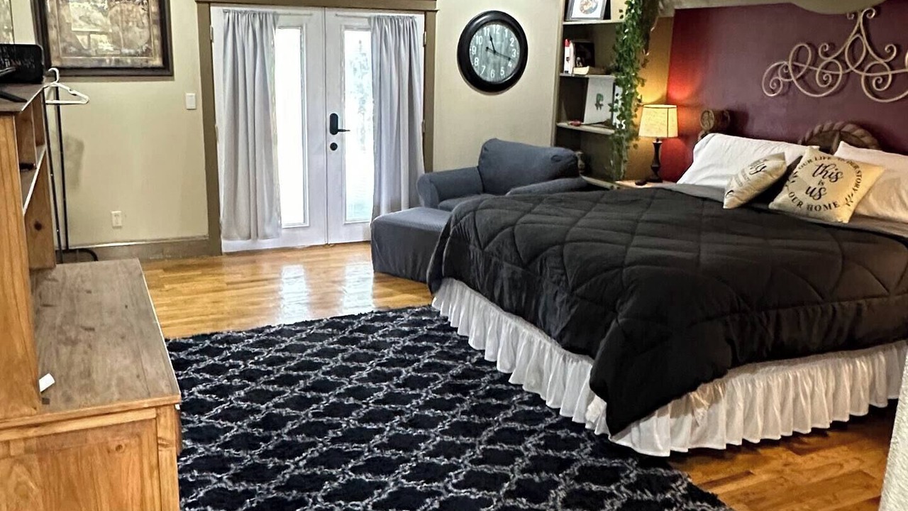 Photo of Bedroom in Hext