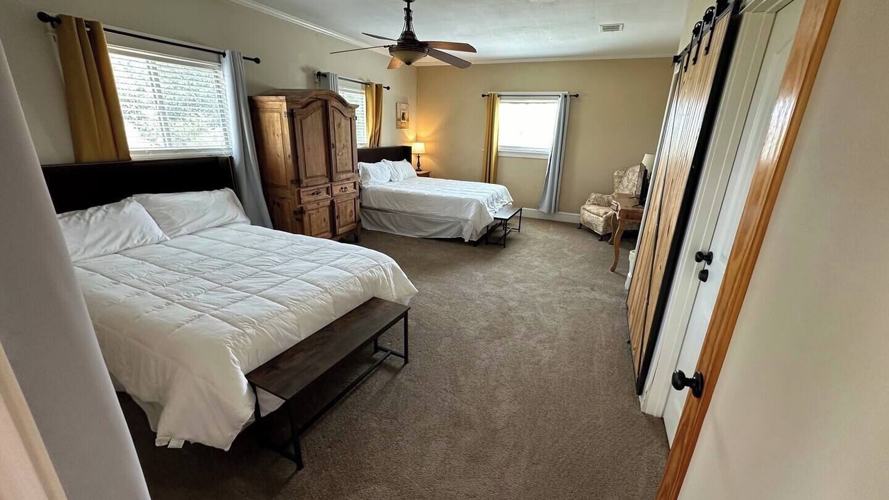 Photo of Bedroom in Hext