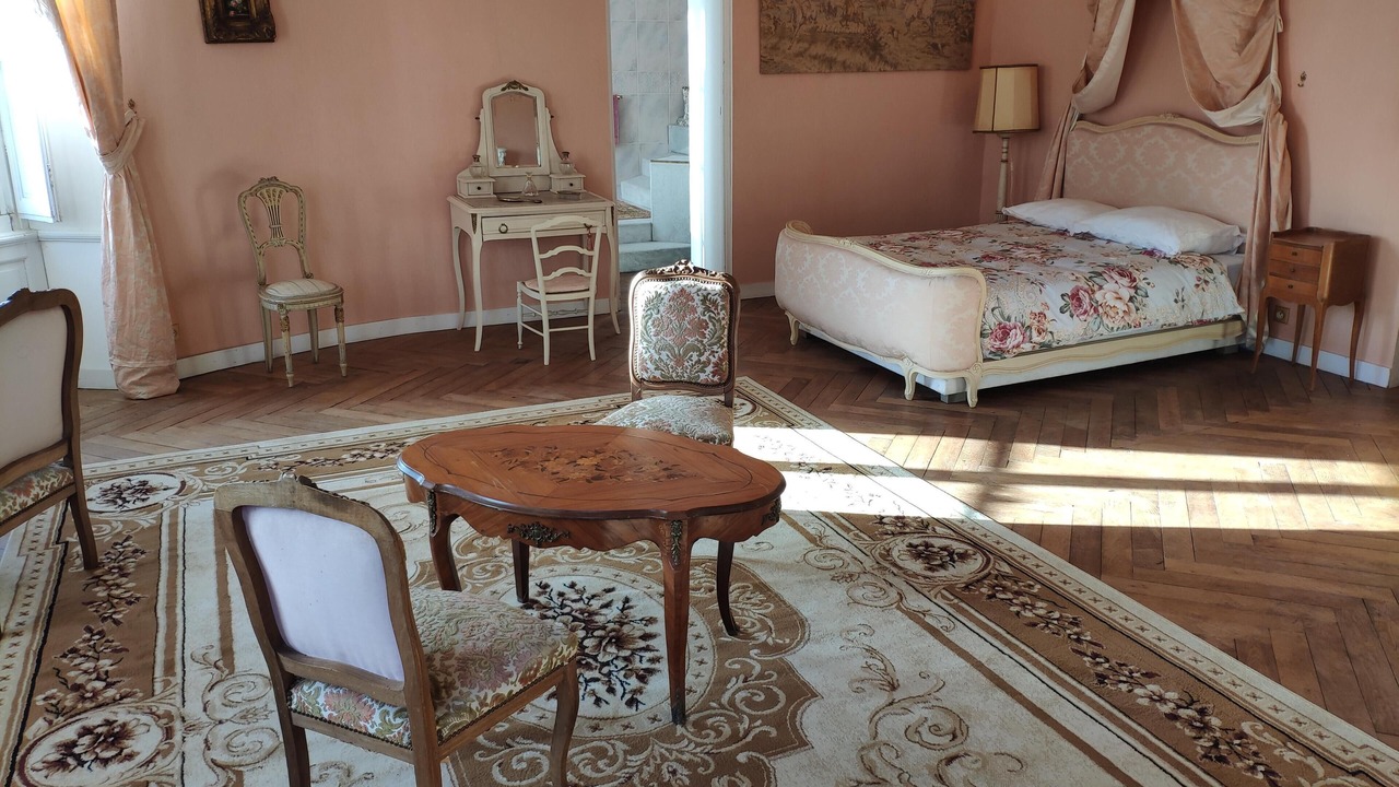 Photo of Bedroom in Saint-Etienne-de-Montluc