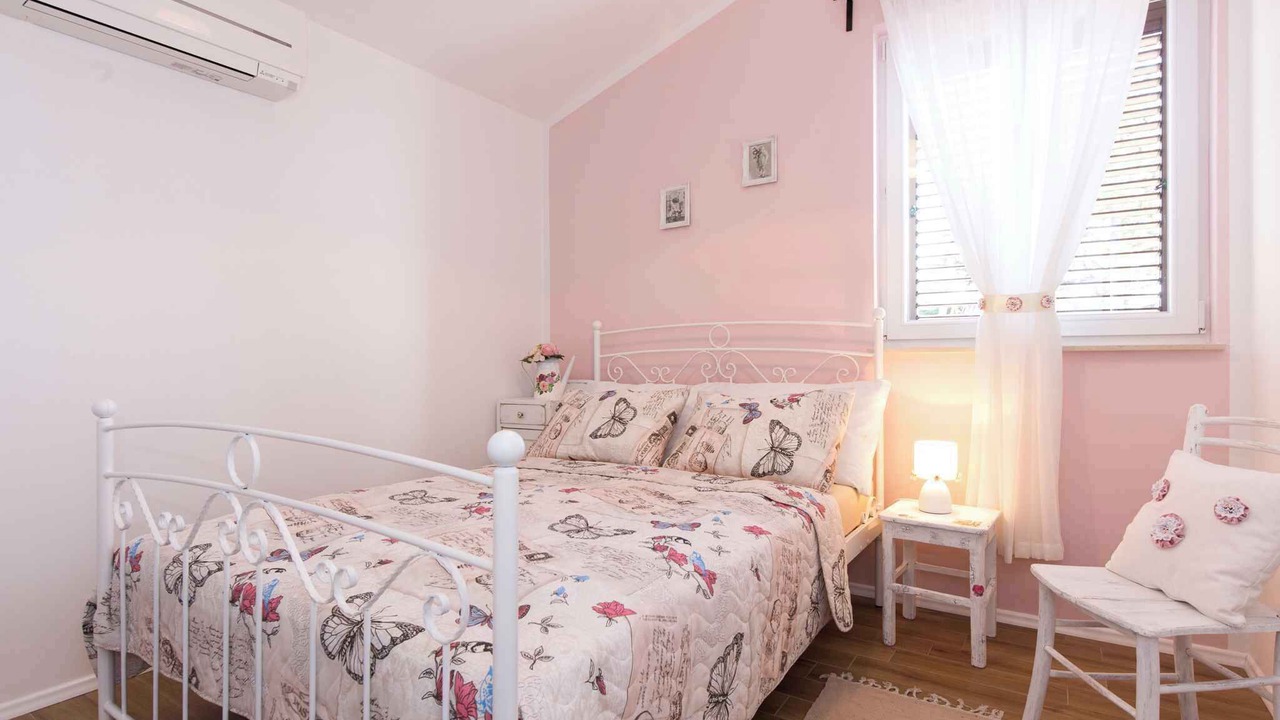 Photo of Bedroom in Punat