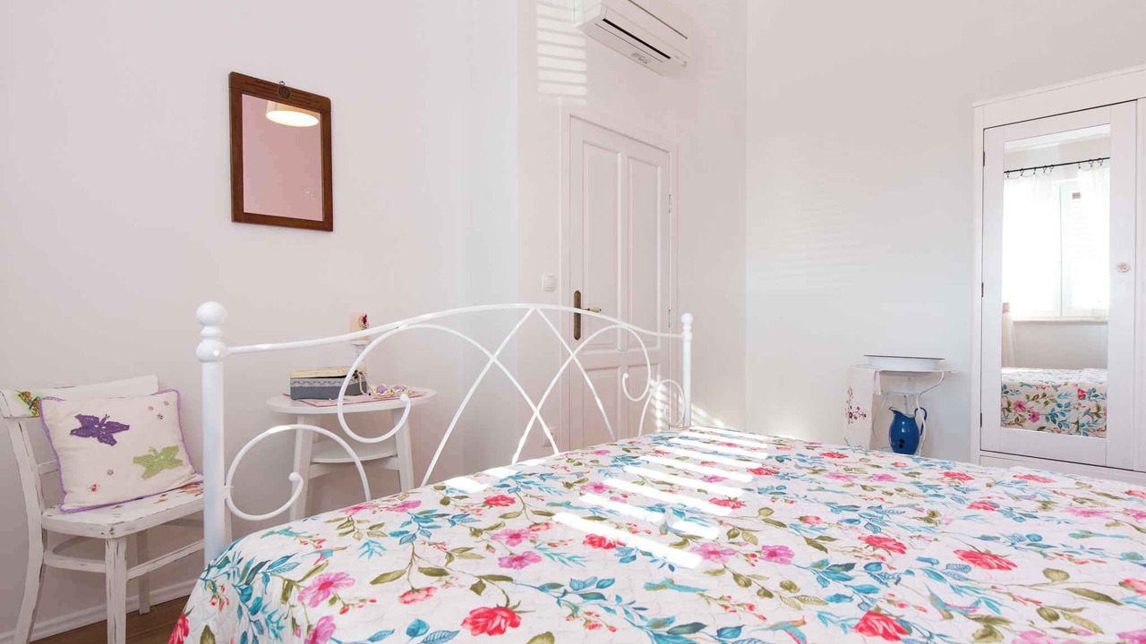 Photo of Bedroom in Punat