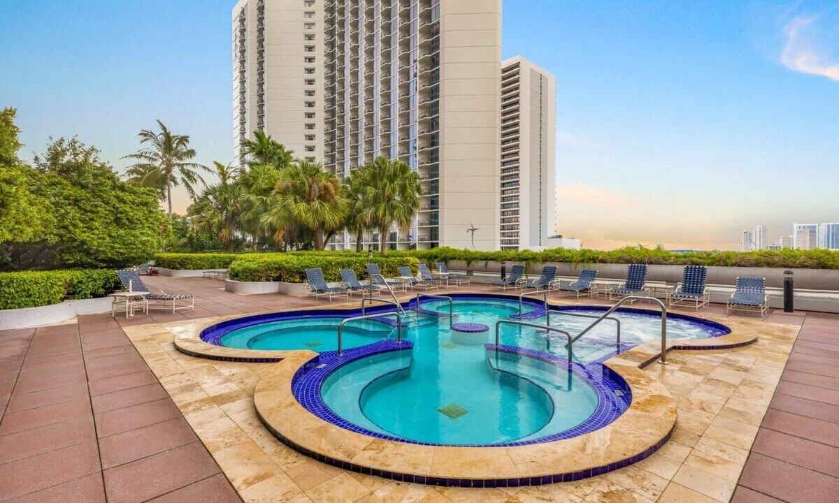 Photo of Others in Downtown Miami