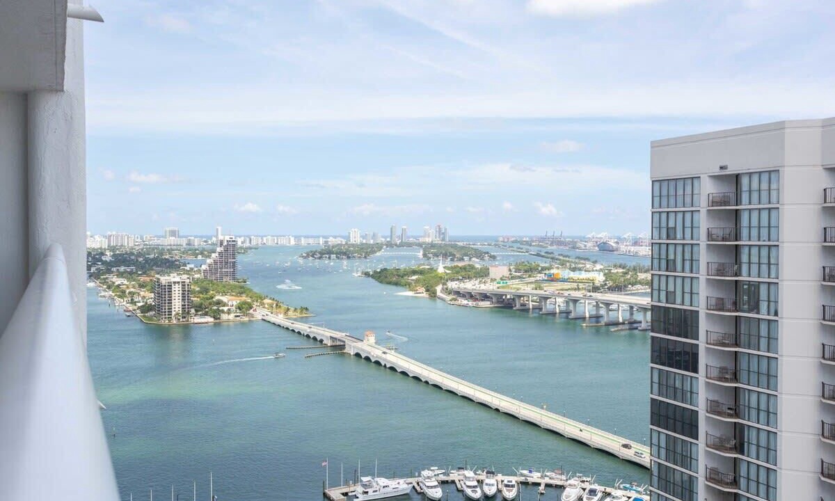 Photo of Others in Downtown Miami