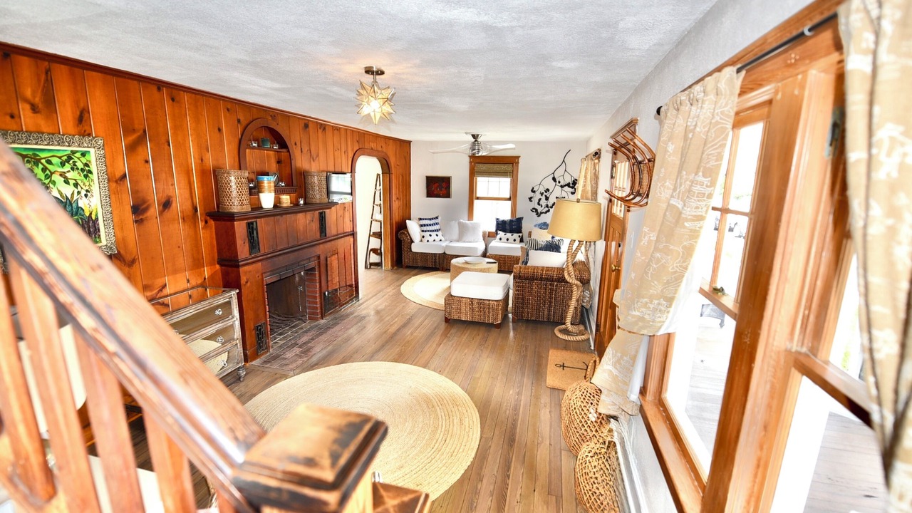 Photo of Livingroom in Avon