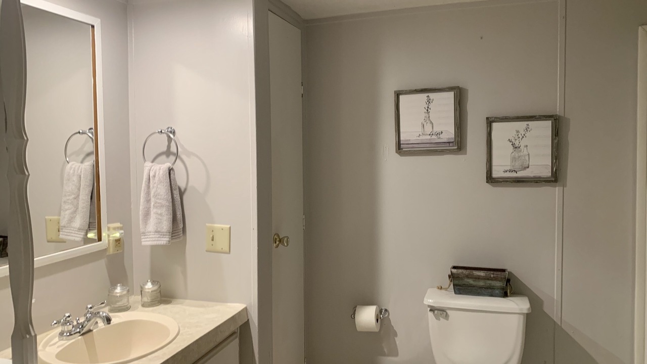 Photo of Bathroom in Carolyn Estates