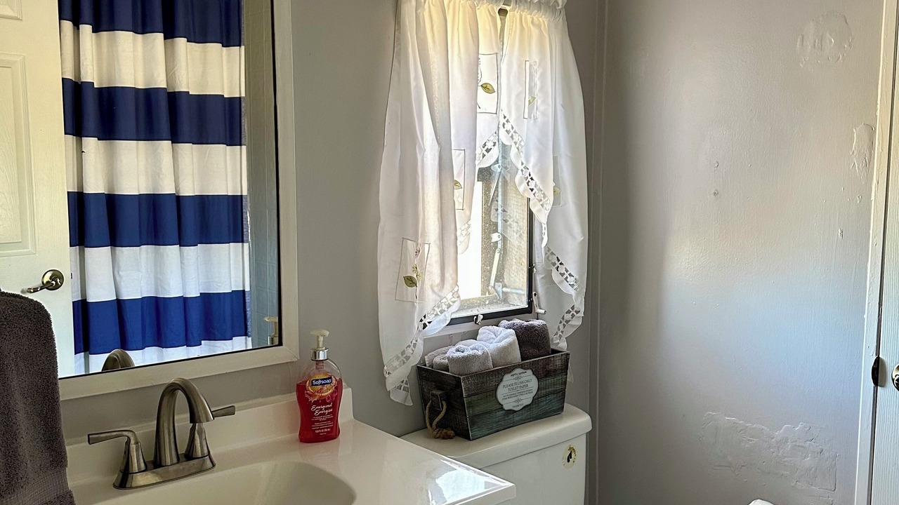 Photo of Bathroom in Carolyn Estates