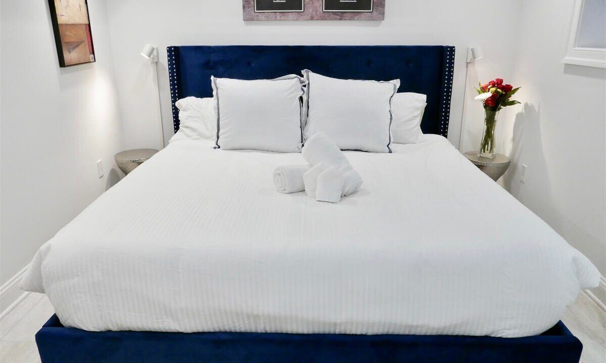 Photo of Others in Shaw