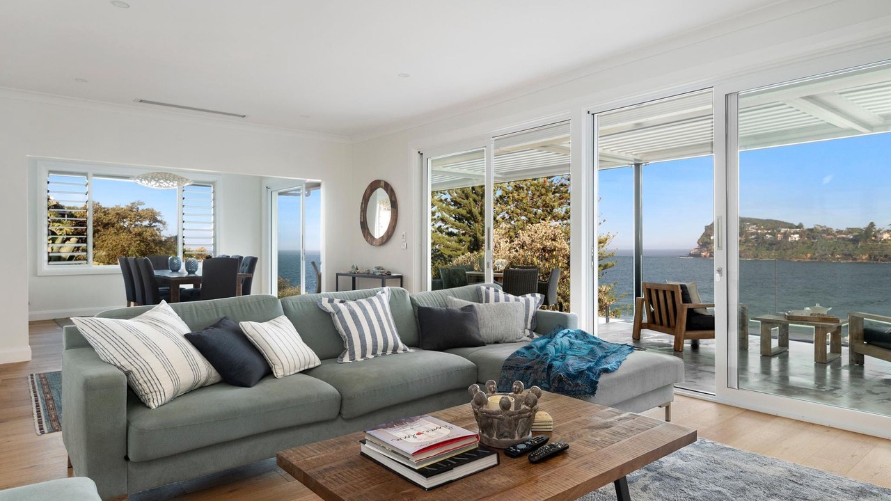 Photo of Livingroom in Whale Beach