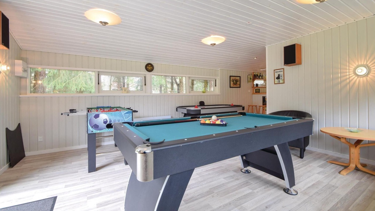 Photo of Others in Ans