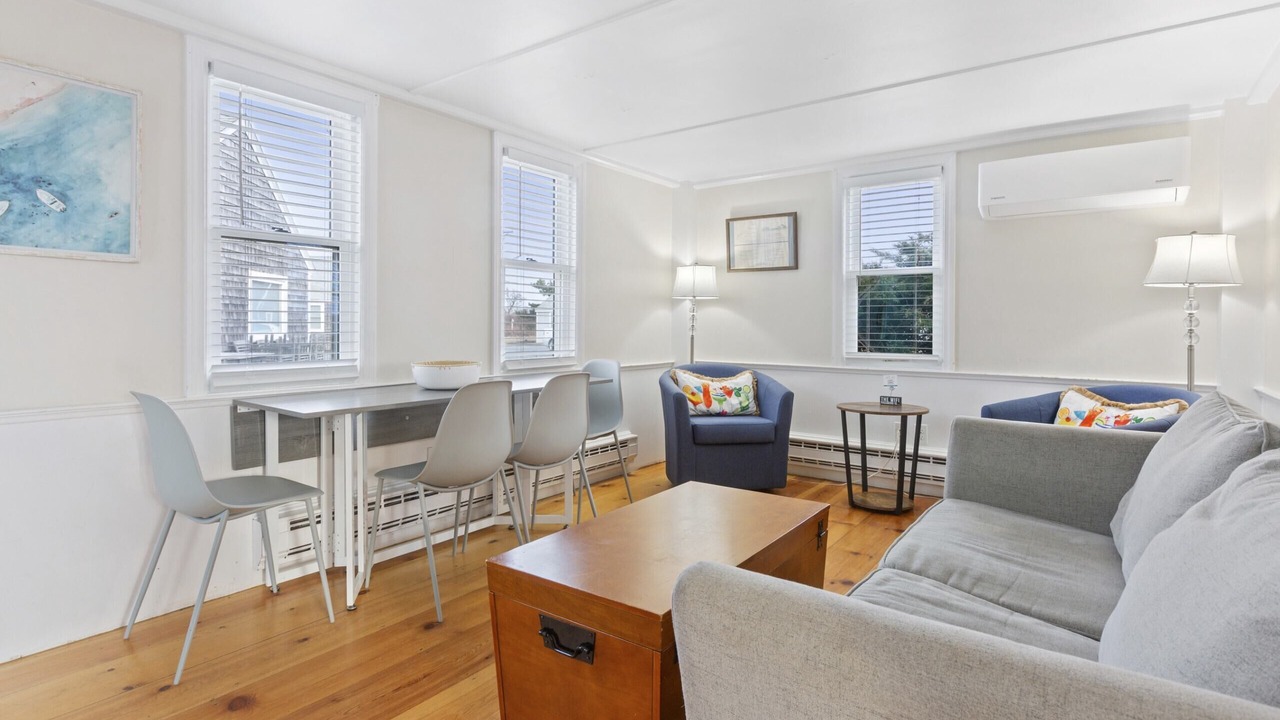 Photo of Livingroom in North Truro
