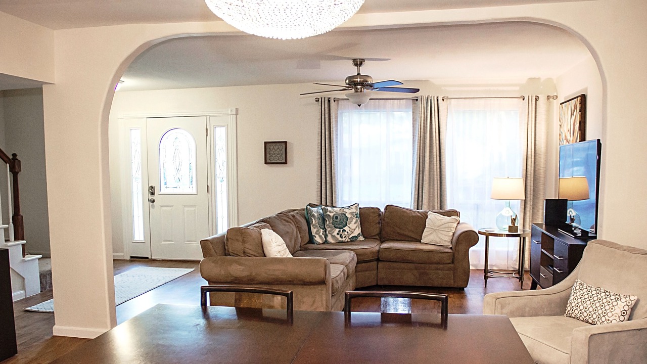 Photo of Livingroom in West Congress