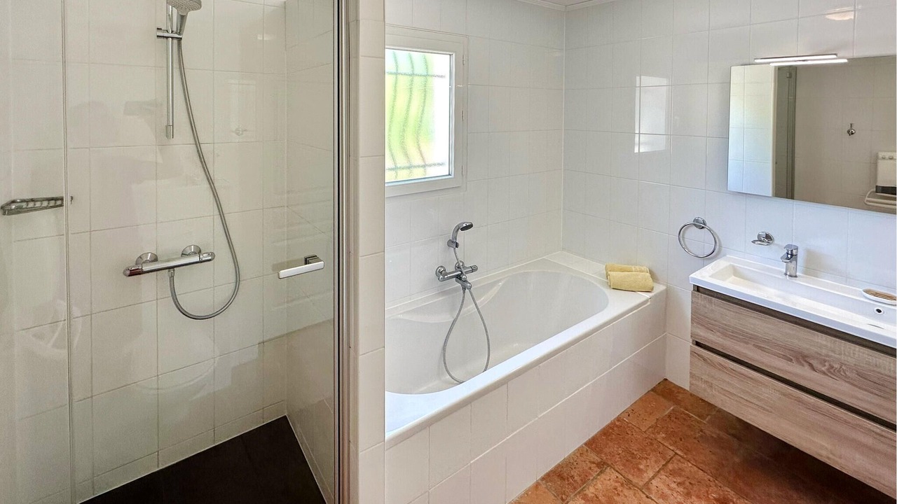 Photo of Bathroom in Prades-sur-Vernazobre