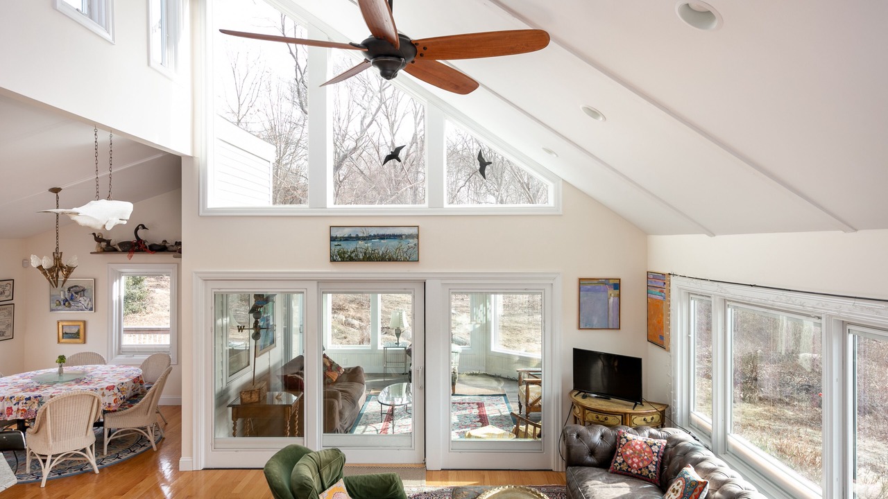 Photo of Livingroom in Wakefield-Peacedale