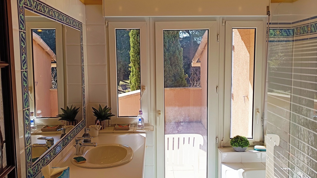 Photo of Bathroom in Pujaut