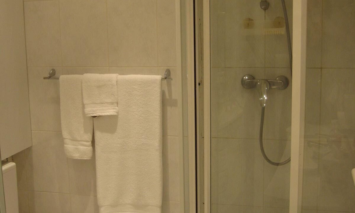 Photo of Bathroom in Madeleine