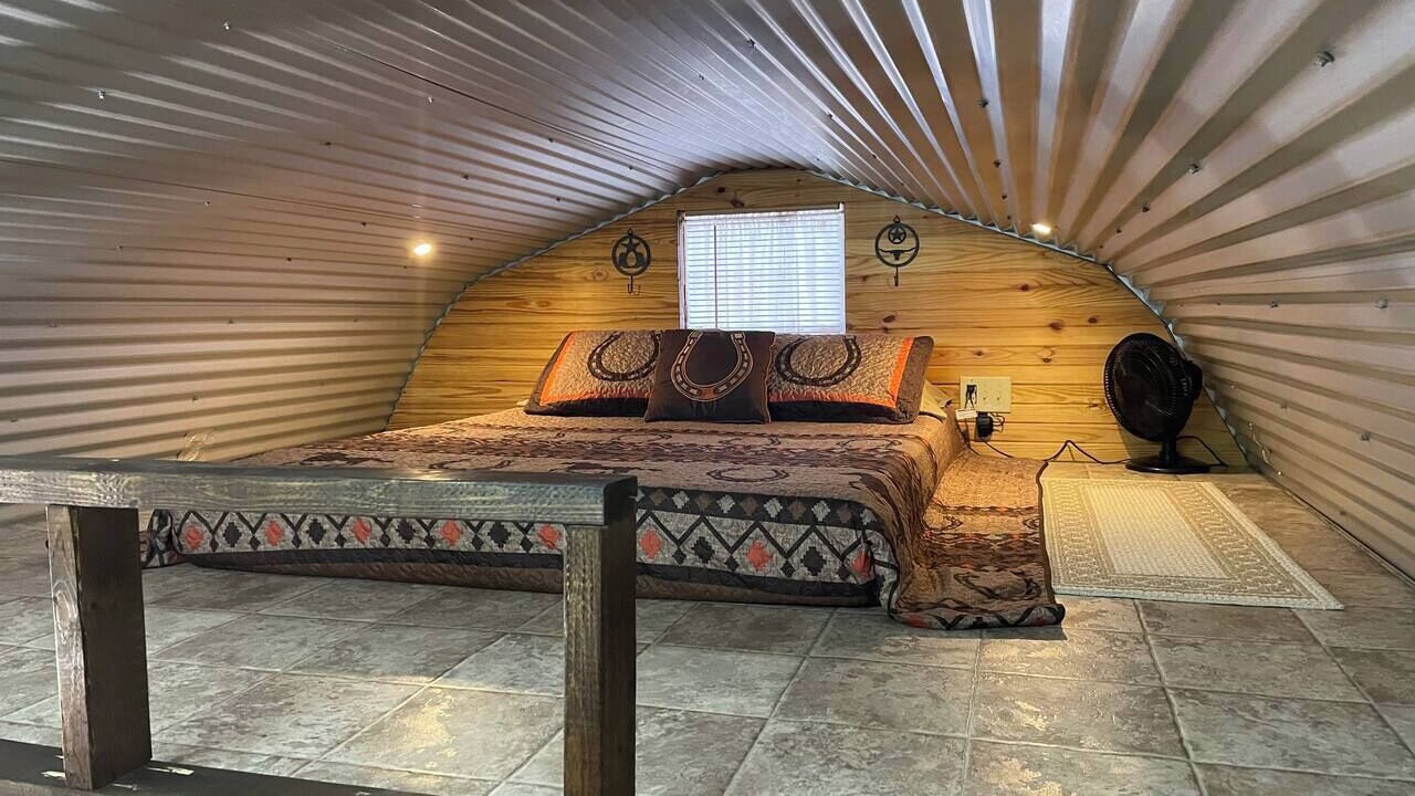 Photo of Bedroom in Eminence