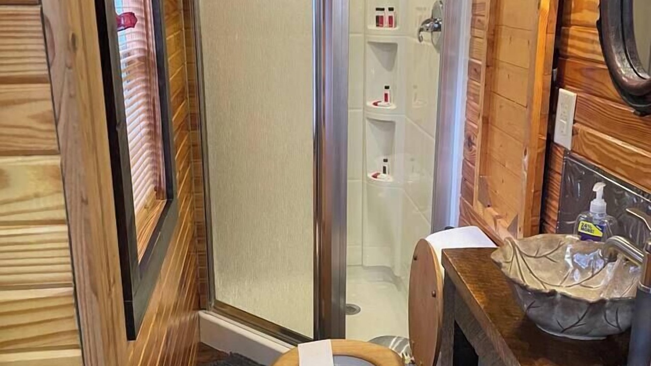 Photo of Bathroom in Eminence